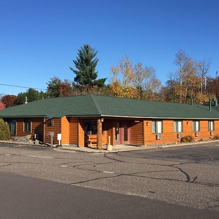 Northwoods Inn & Suites Минокуа Екстериор снимка